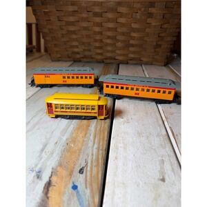 Vintage HO Scale Mixed Lot of 3 Passenger Main St Trolley UP Bachmann & Unmarked